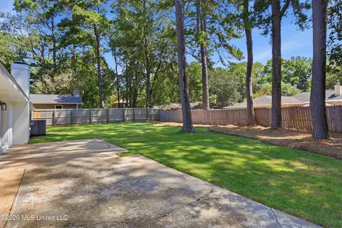 Exterior - 5326 Balmoral Dr, Jackson, MS 39211 photo 4 of 5