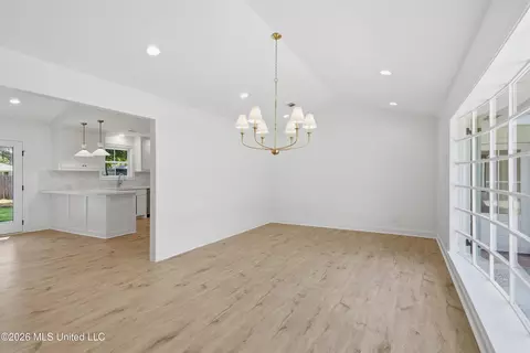 Other - 5326 Balmoral Dr, Jackson, MS 39211 photo 3 of 8
