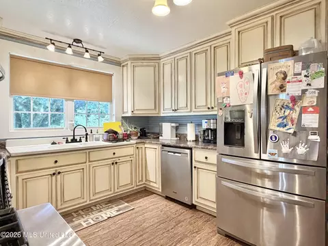 Kitchen - 8488 Neely Avera Rd, Neely, MS 39461 photo 2 of 7