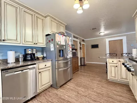 Kitchen - 8488 Neely Avera Rd, Neely, MS 39461 photo 7 of 7
