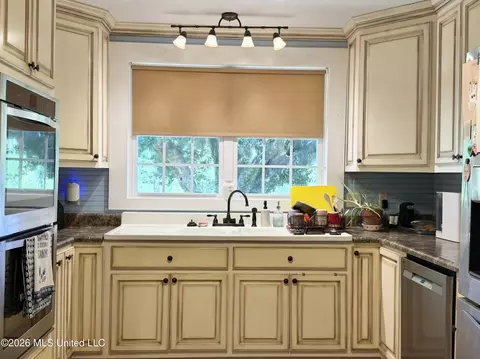 Kitchen - 8488 Neely Avera Rd, Neely, MS 39461 photo 4 of 7