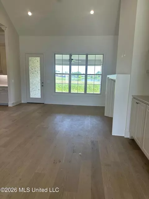 Living - 416 Old Maple Cv, Madison, MS 39110 photo 1 of 1