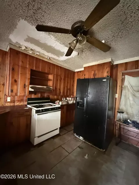 Kitchen - 123 Apple, Ferriday, LA 71334 photo 1 of 3