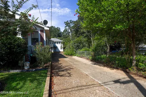 Exterior - 509 Cameron St, Mccomb, MS 39648 photo 2 of 5