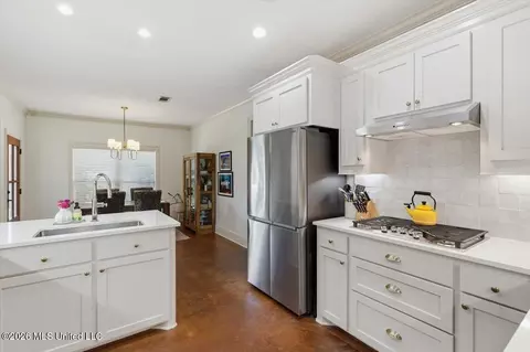 Kitchen - 205 Helena Ln, Madison, MS 39110 photo 2 of 4