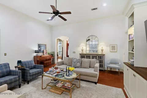 Living - 205 Helena Ln, Madison, MS 39110 photo 2 of 2