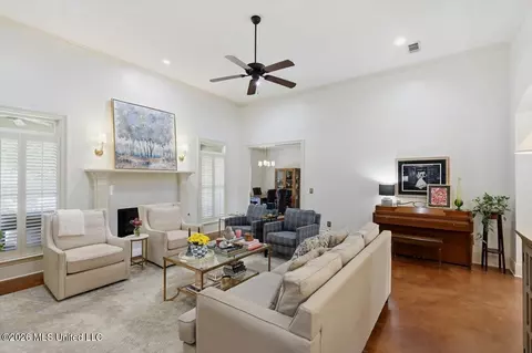 Living - 205 Helena Ln, Madison, MS 39110 photo 1 of 2