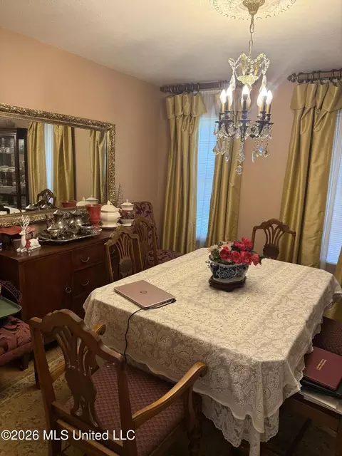 Dining - 6530 Cedarwood Dr, Jackson, MS 39213 photo 2 of 2