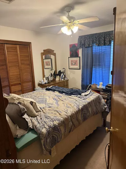 Bedroom - 6530 Cedarwood Dr, Jackson, MS 39213 photo 2 of 3