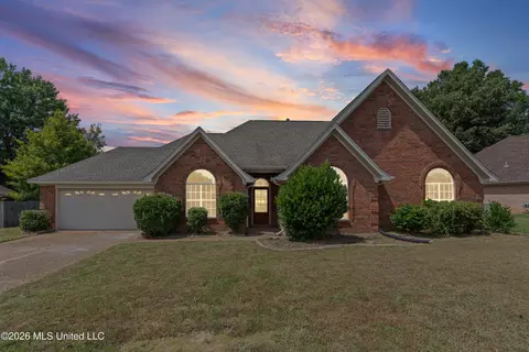 4675 E Alden Lake Dr, Horn Lake, MS 38637