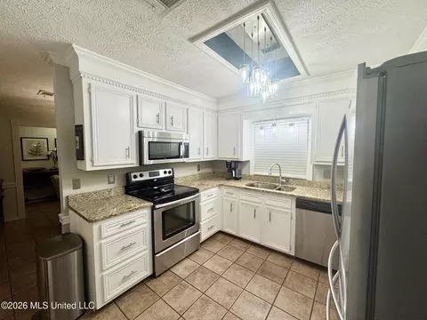 Kitchen - 126 Sumac Dr, Madison, MS 39110 photo 1 of 3