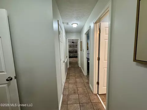 Entry Way - 126 Sumac Dr, Madison, MS 39110 photo 4 of 4