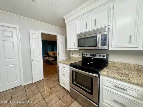 Kitchen - 126 Sumac Dr, Madison, MS 39110 photo 3 of 3