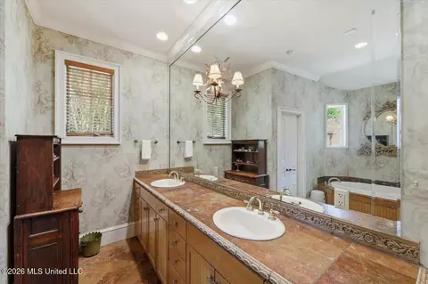 Bath - 146 Ridge Dr, Jackson, MS 39216 photo 2 of 4