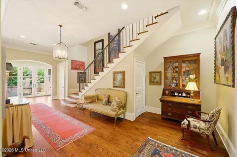 Entry Way - 146 Ridge Dr, Jackson, MS 39216 photo 2 of 4