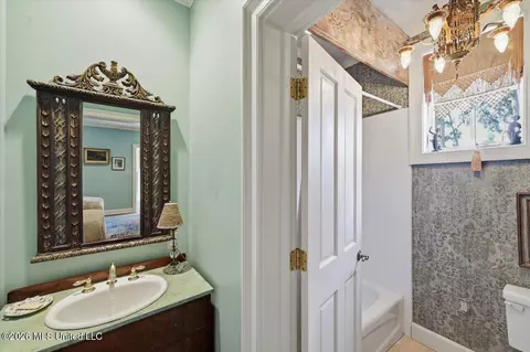 Bath - 146 Ridge Dr, Jackson, MS 39216 photo 4 of 4