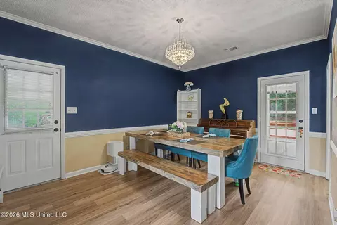 Dining - 4019 Victoria Dr, Nesbit, MS 38651 photo 1 of 1
