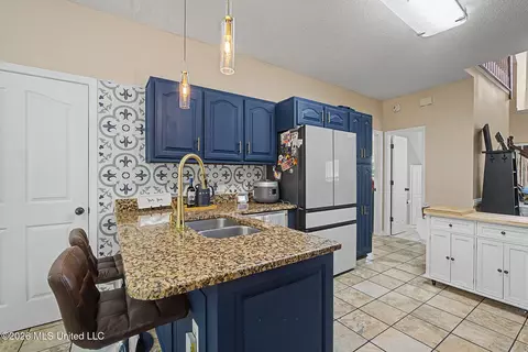 Kitchen - 4019 Victoria Dr, Nesbit, MS 38651 photo 3 of 5