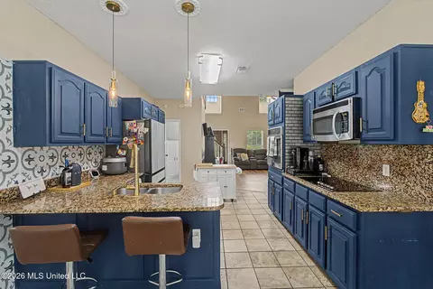 Kitchen - 4019 Victoria Dr, Nesbit, MS 38651 photo 4 of 5