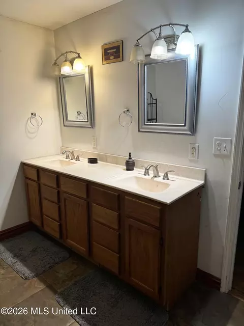 Bath - 16403 Omar Blvd, Biloxi, MS 39532 photo 1 of 4