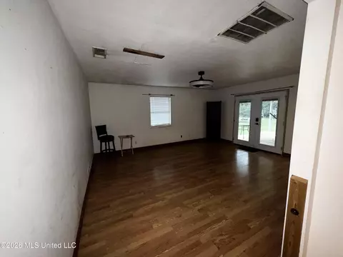 Living - 16403 Omar Blvd, Biloxi, MS 39532 photo 2 of 3