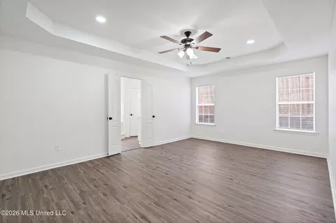 Entry Way - 1090 Fawn Dr, Hernando, MS 38632 photo 4 of 5