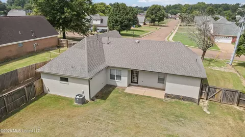 View/Area - 1090 Fawn Dr, Hernando, MS 38632 photo 3 of 4