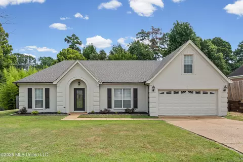 Exterior - 1090 Fawn Dr, Hernando, MS 38632 photo 1 of 4