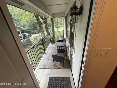 Exterior - 4318 Dunn St, Jackson, MS 39211 photo 5 of 8