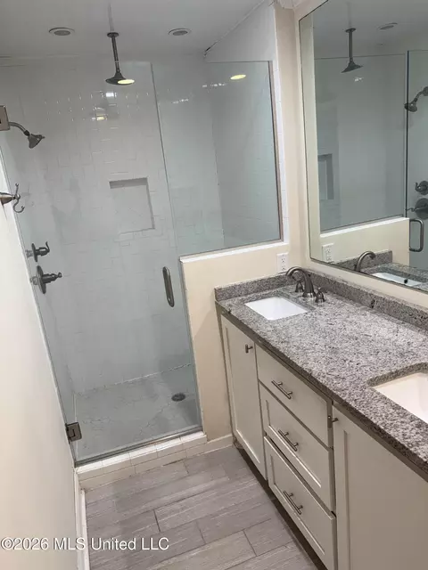 Bath - 4318 Dunn St, Jackson, MS 39211 photo 2 of 4