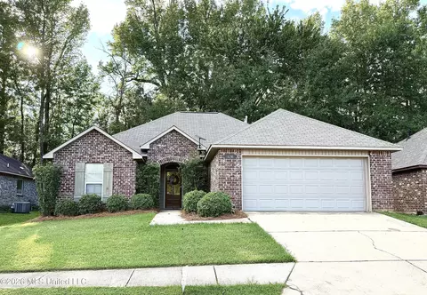 624 Lexington Dr, Florence, MS 39073