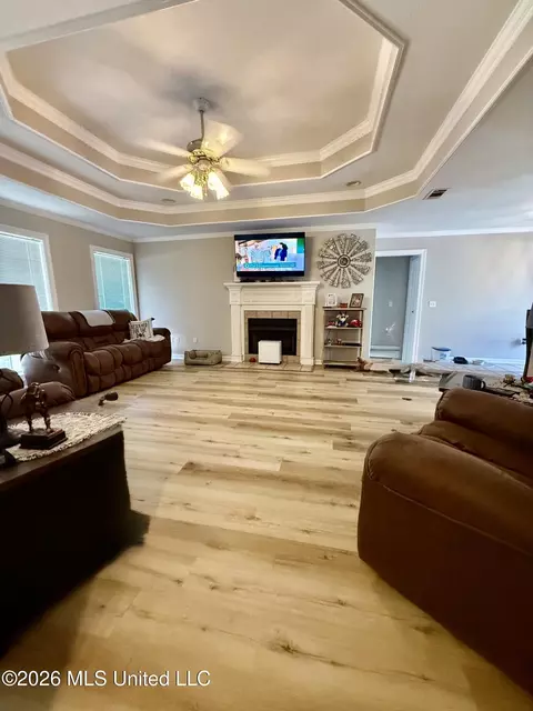 Living - 895 Windward Dr, Richland, MS 39218 photo 1 of 1