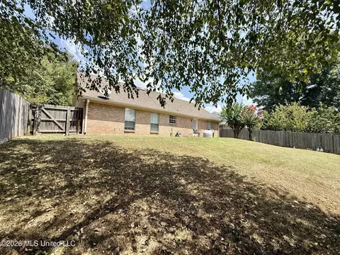 Exterior - 895 Windward Dr, Richland, MS 39218 photo 4 of 4