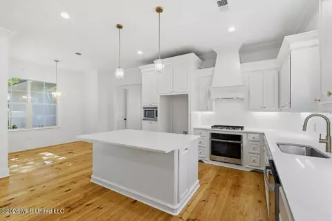 Kitchen - 120 Hampton Chase, Madison, MS 39110 photo 1 of 2