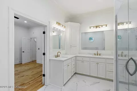 Bath - 120 Hampton Chase, Madison, MS 39110 photo 6 of 9