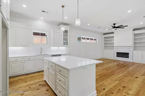 Living - 120 Hampton Chase, Madison, MS 39110 photo 6 of 6