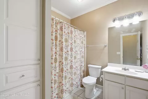 Bath - 308 Windy Ridge Dr, Brandon, MS 39042 photo 2 of 2