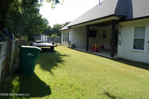 Exterior - 162 Coventry Ln, Canton, MS 39046 photo 5 of 6
