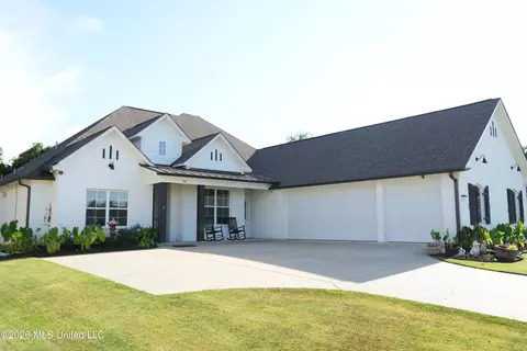 Exterior - 162 Coventry Ln, Canton, MS 39046 photo 2 of 6