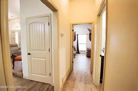 Entry Way - 4384 Susan Ln, Hernando, MS 38632 photo 1 of 1