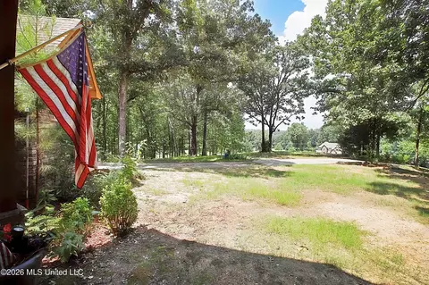 Exterior - 4384 Susan Ln, Hernando, MS 38632 photo 2 of 6