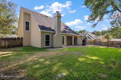 Exterior - 123 Hanover Dr, Brandon, MS 39047 photo 5 of 9