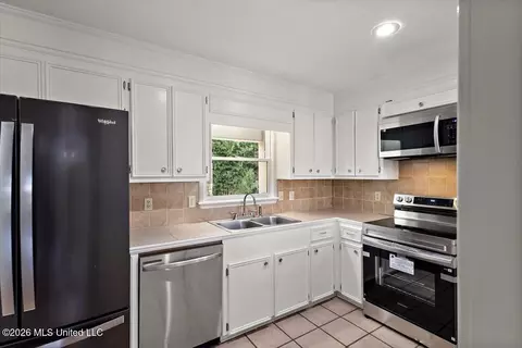Kitchen - 123 Hanover Dr, Brandon, MS 39047 photo 1 of 1