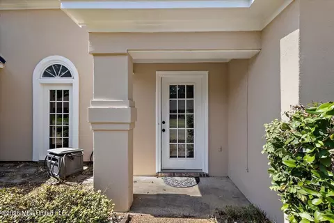 Exterior - 123 Hanover Dr, Brandon, MS 39047 photo 7 of 9