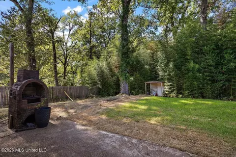 Exterior - 123 Hanover Dr, Brandon, MS 39047 photo 2 of 9