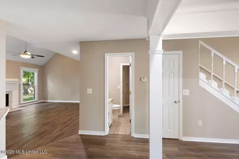Entry Way - 123 Hanover Dr, Brandon, MS 39047 photo 1 of 6