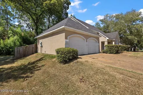Exterior - 123 Hanover Dr, Brandon, MS 39047 photo 8 of 9