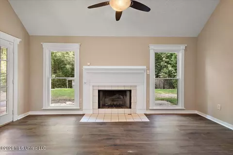 Living - 123 Hanover Dr, Brandon, MS 39047 photo 1 of 4