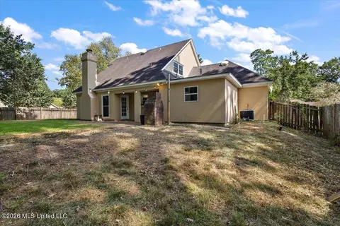 Exterior - 123 Hanover Dr, Brandon, MS 39047 photo 4 of 9