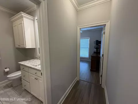 Entry Way - 196 Falls Xing, Madison, MS 39110 photo 3 of 4